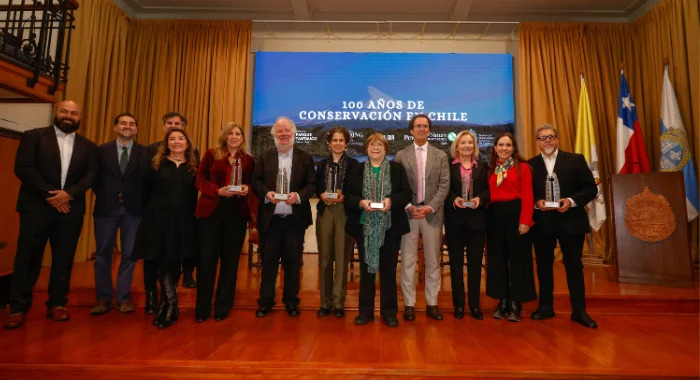 Michelle Bachelet, Francisca Toledo, Jaime Campos, el rector Juan Carlos de la Llera, Cecilia Morel, Magdalena Piñera, Ricardo Lagos Weber, entre otros invitados